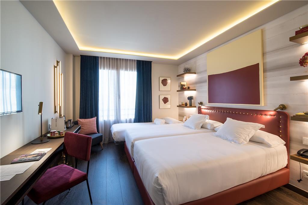 Hotel Vincci Mae 4*